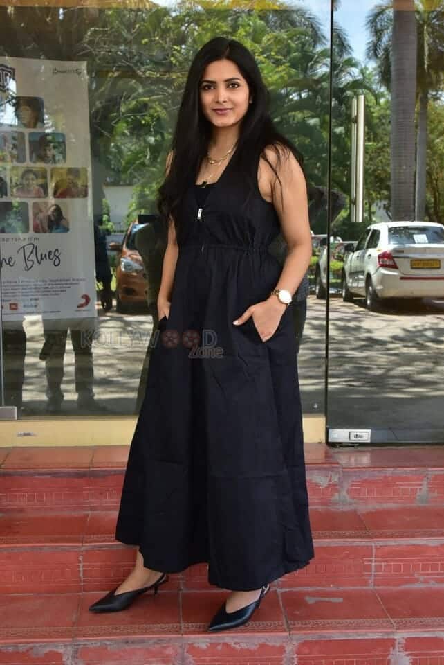 Actress Pavani Gangireddy at Save the Tigers Press Meet Photos 05