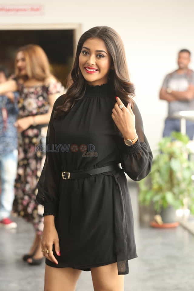 Actress Pooja Jhaveri At Kitty Party First Look Launch Photos