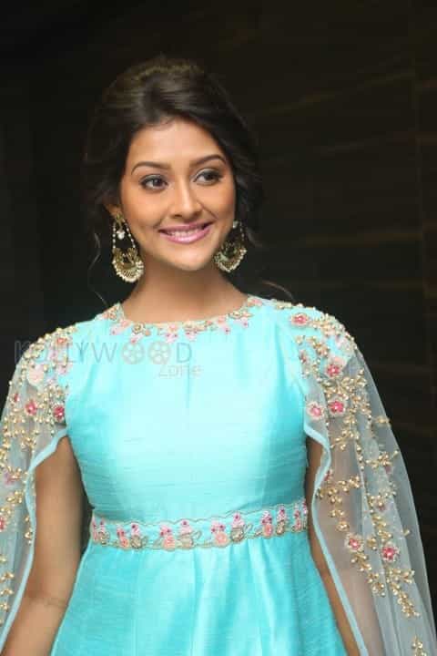 Actress Pooja Jhaveri New Pictures