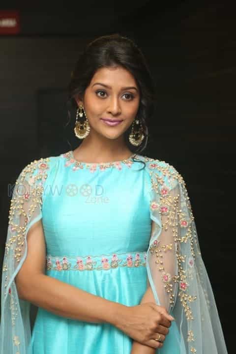 Actress Pooja Jhaveri New Pictures