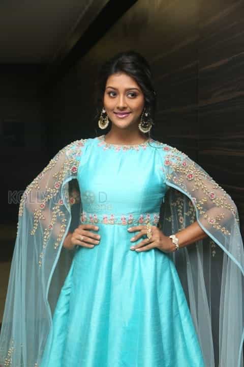 Actress Pooja Jhaveri New Pictures