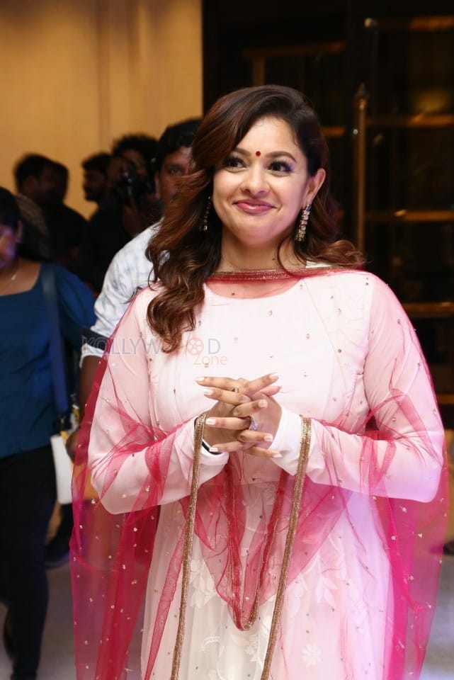 Actress Pooja Kumar At Kadaram Kondan Press Meet Pictures