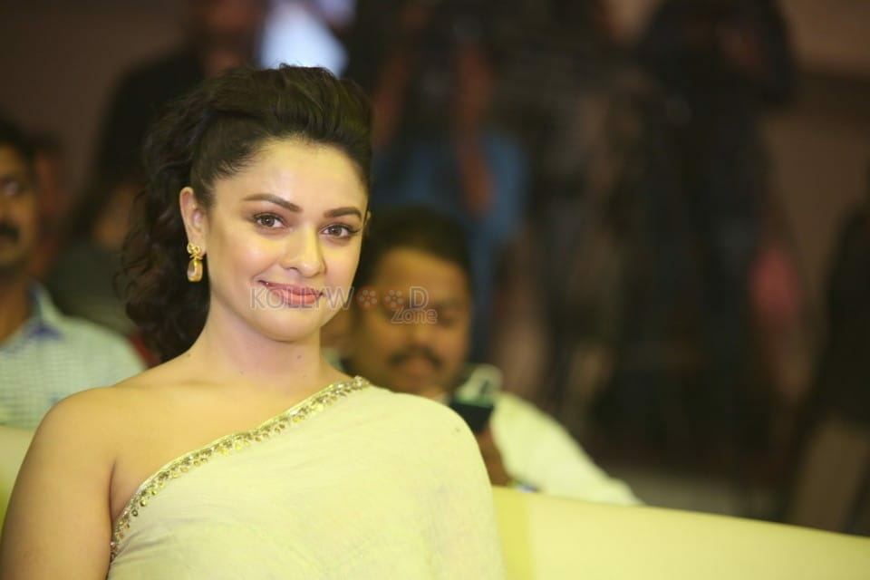 Actress Pooja Kumar At Vishwaroopam Audio Launch Photos