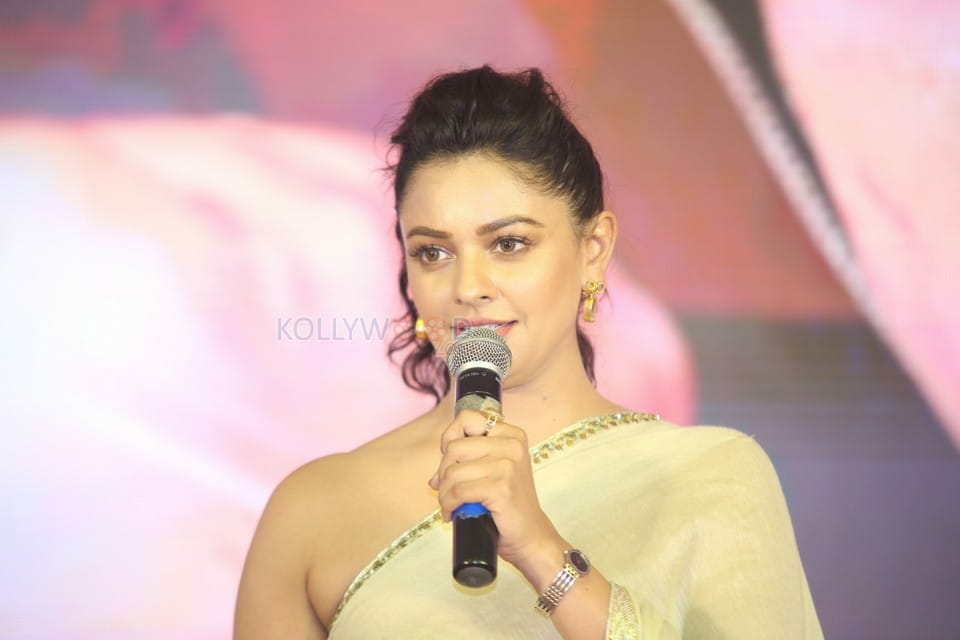 Actress Pooja Kumar At Vishwaroopam Audio Launch Photos