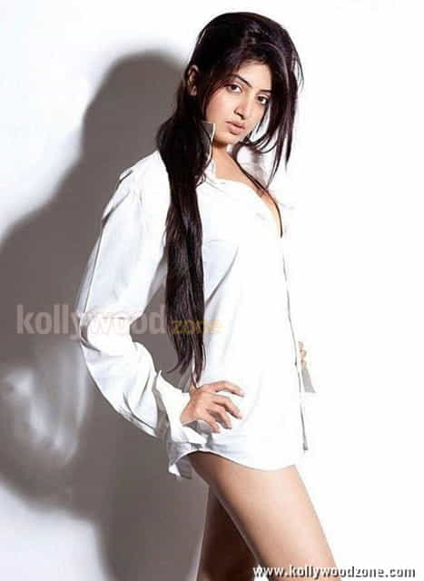 Actress Poonam Kaur Hot Naked Photos