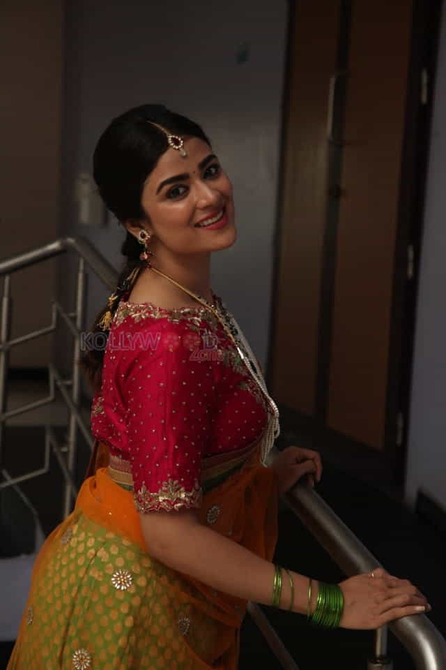 Actress Priyanka Sharma At Savaari Teaser Launch Pictures