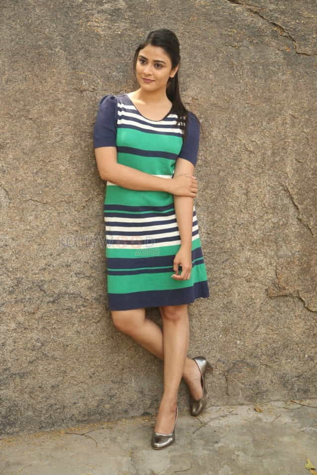 Actress Priyanka Sharma Photos