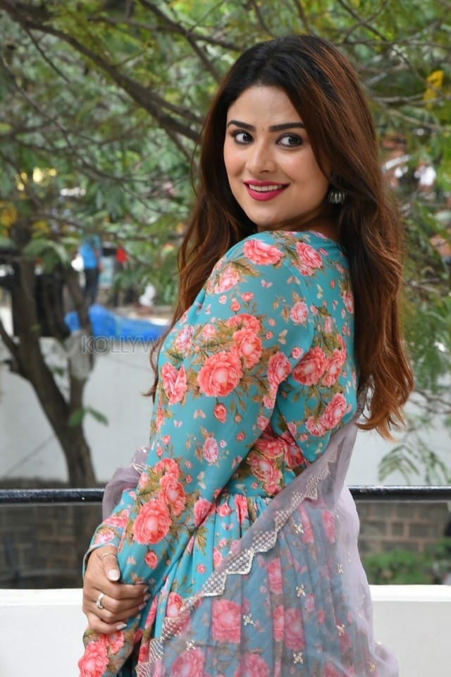 Actress Priyanka Sharma at Bommala Koluvu Movie Trailer Launch Pictures