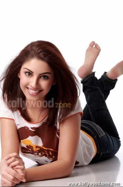 Actress Richa Gangopadhyay Hot And Sexy Pictures