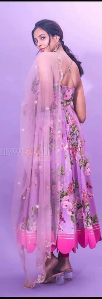 Actress Riya Suman Hot Glam Pictures 05