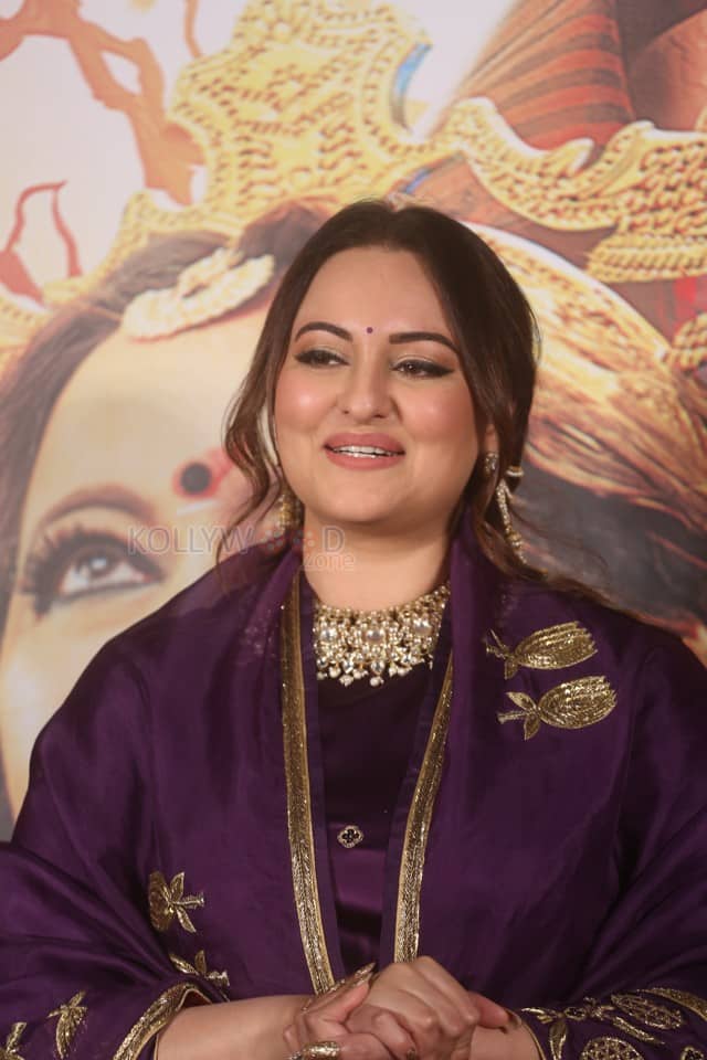 Actress Sonakshi Sinha at Jatadhara Movie Trailer Launch Event Stills 05