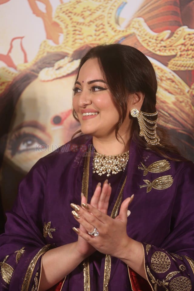 Actress Sonakshi Sinha at Jatadhara Movie Trailer Launch Event Stills 08
