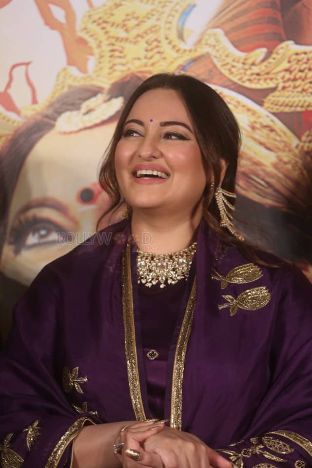 Actress Sonakshi Sinha at Jatadhara Movie Trailer Launch Event Stills 09