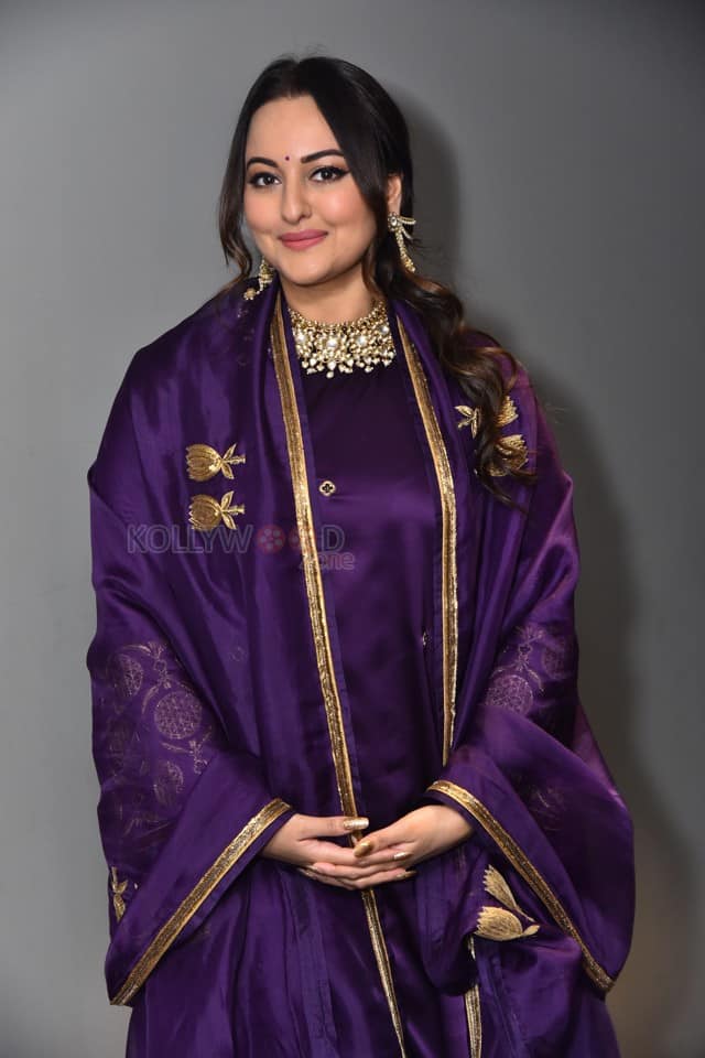 Actress Sonakshi Sinha at Jatadhara Movie Trailer Launch Event Stills 10