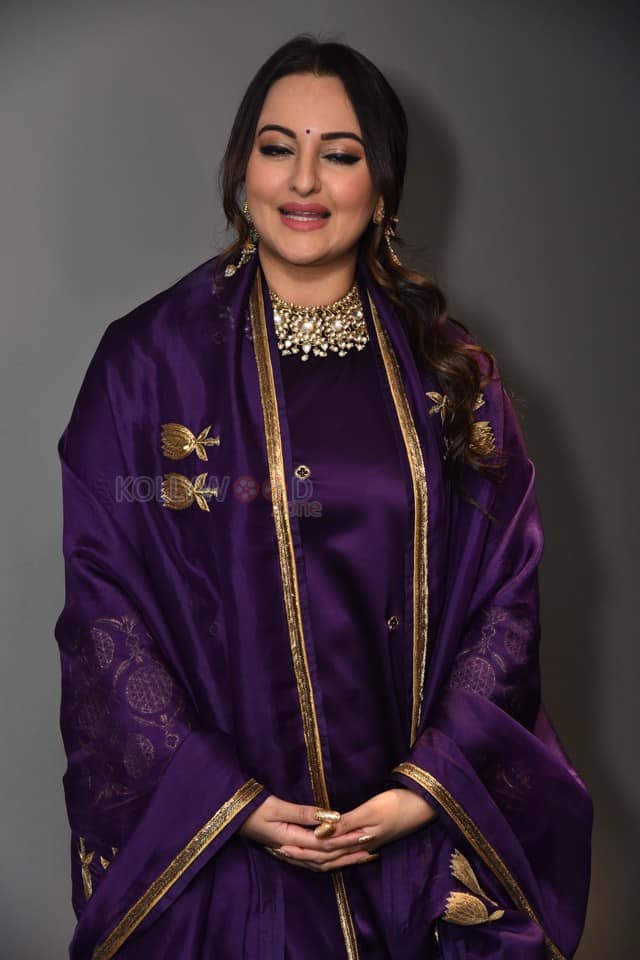 Actress Sonakshi Sinha at Jatadhara Movie Trailer Launch Event Stills 13