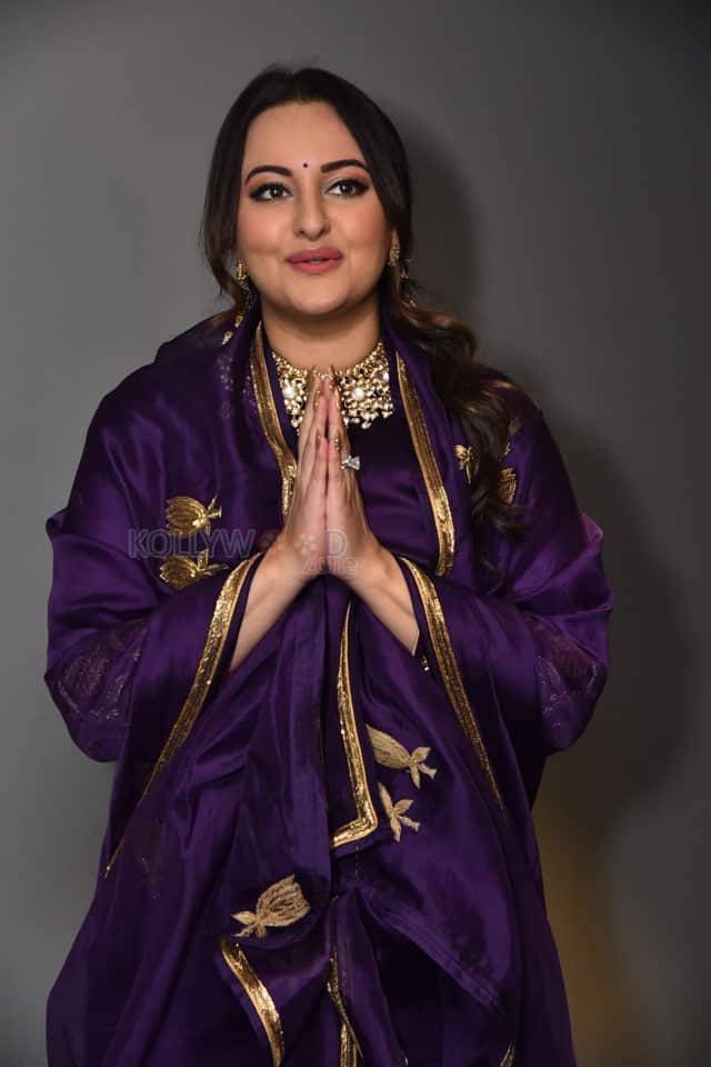 Actress Sonakshi Sinha at Jatadhara Movie Trailer Launch Event Stills 14