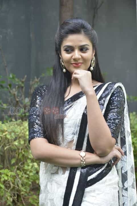 Actress Sri Mukhi In Saree Photoshoot Stills