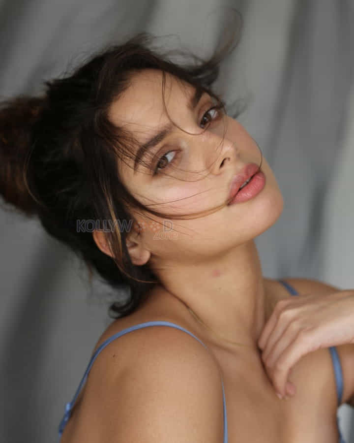 Actress Tanya Hope Sexy New Photoshoot Pictures