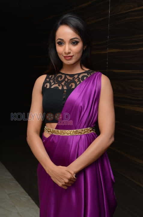 Actress Tejaswi Madivada New Pictures
