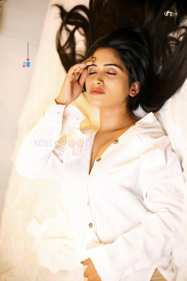 Anchor Sravanthi Chokkarapu Hot Glamour Pictures