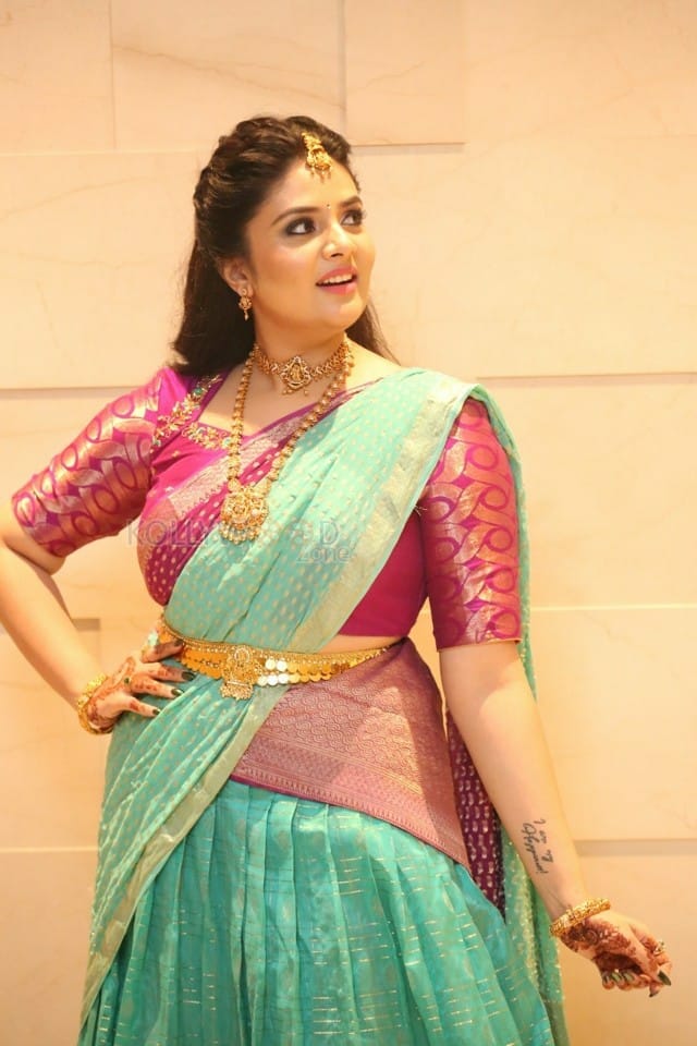 Anchor Sreemukhi at SR Kalyanamandapam EST Pre Release Event Stills