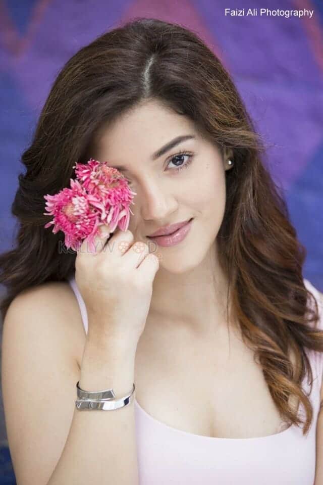 Beautiful Mehreen Kaur Pirzada in Floral Photography Pictures 01