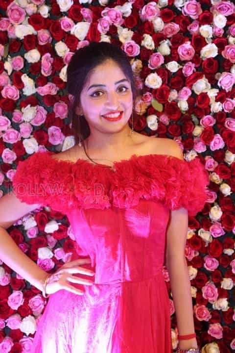 Beautiful Poonam Kaur Photos