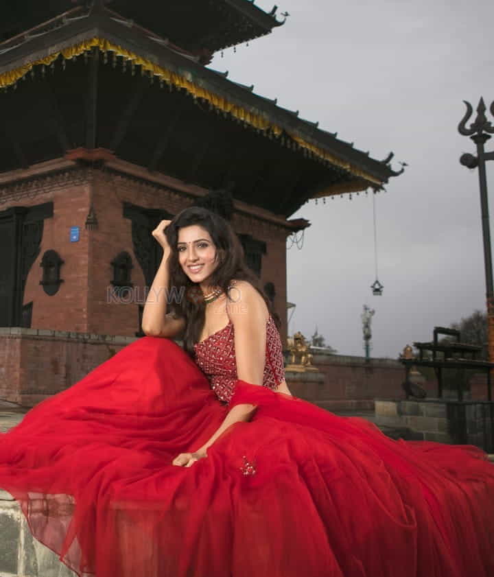 Beautiful Riya Suman Red Dress Pictures