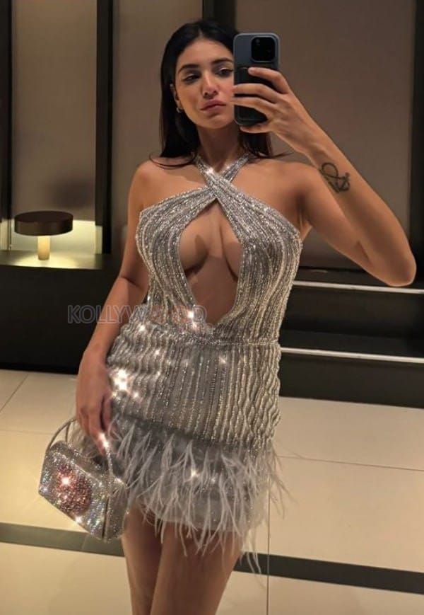 Busty Radhika Seth in a Glittery Cleavage Side Boob Dress Photos 02