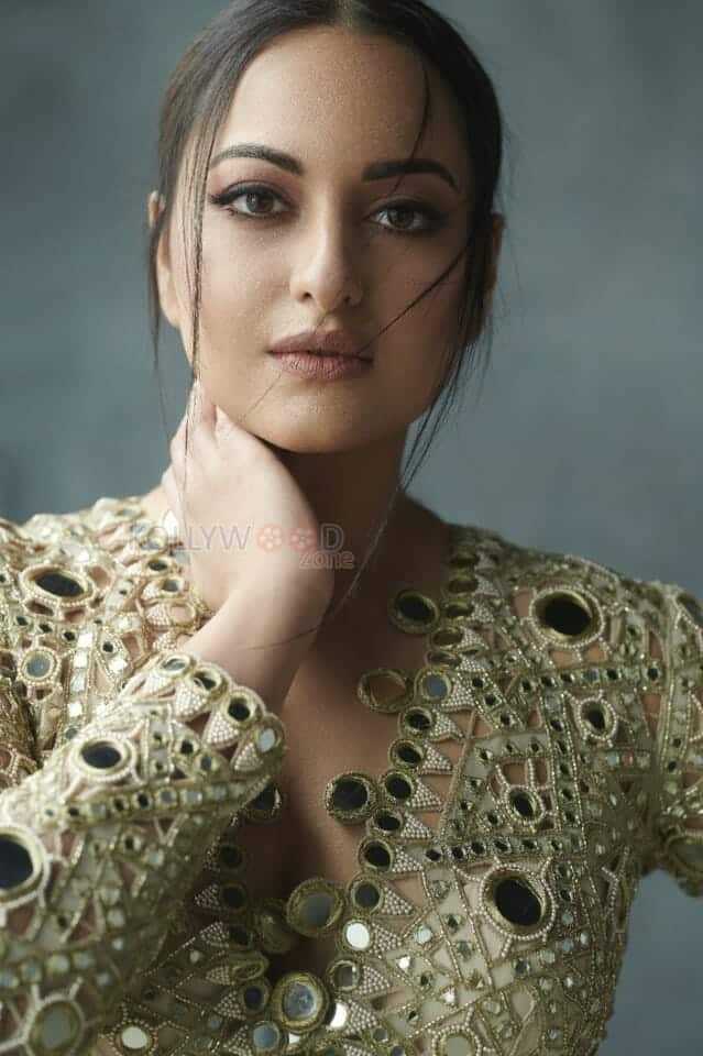 Double XL Movie Heroine Sonakshi Sinha Photos 01