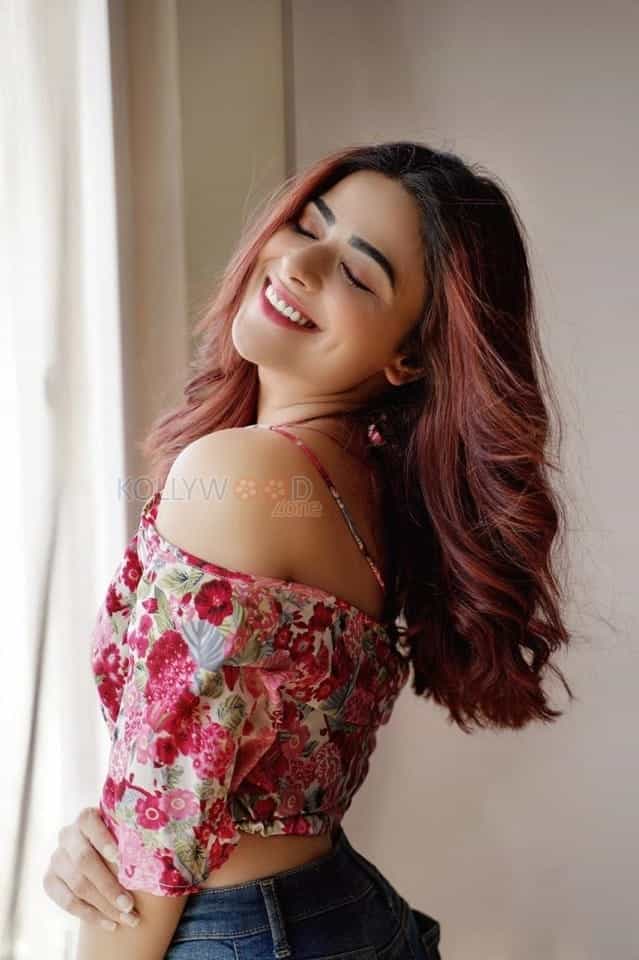 Glamorous Priyanka Sharma Latest Pics