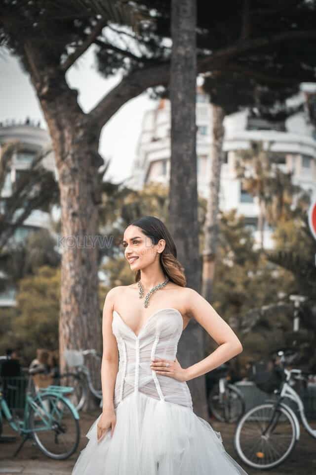 Indian Actress Manushi Chhillar Sexy Photoshoot Stills 18
