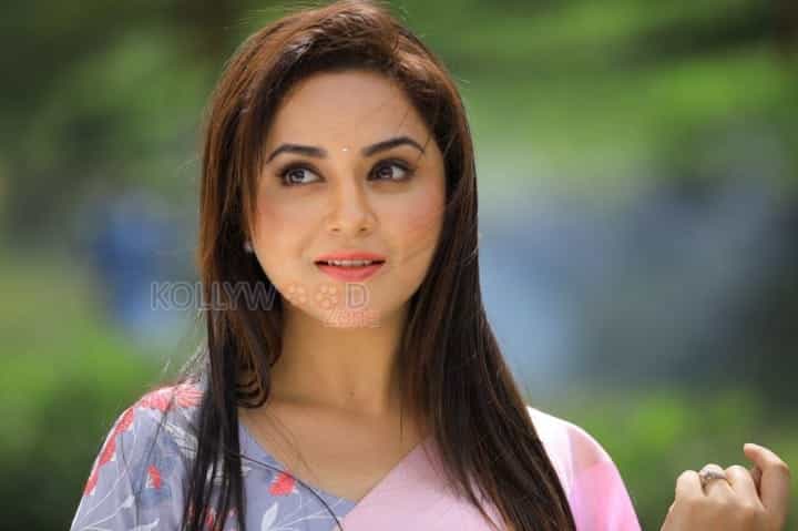Malayalam Actress Ragini Nandwani New Photos