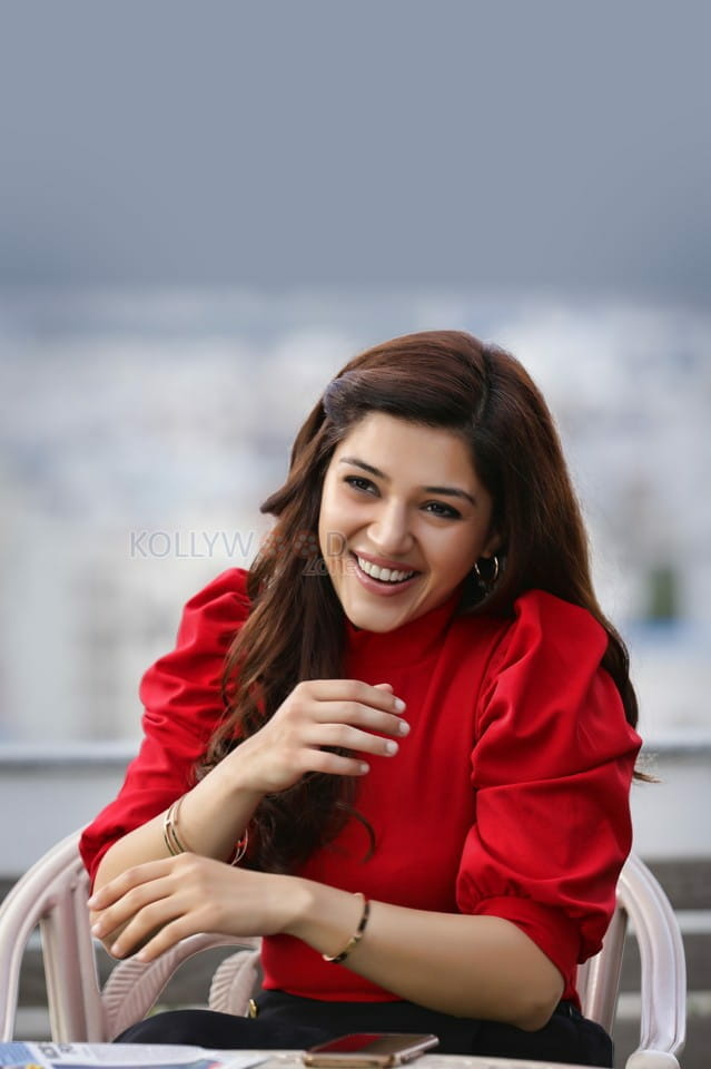 Mehrene Kaur Pirzada Birthday Picture