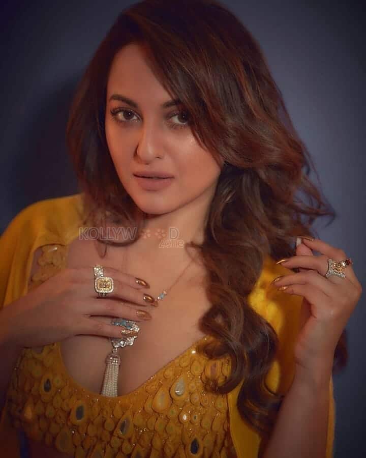 Nikita Roy and The Book of Darkness Actress Sonakshi Sinha Photoshoot Stills 01