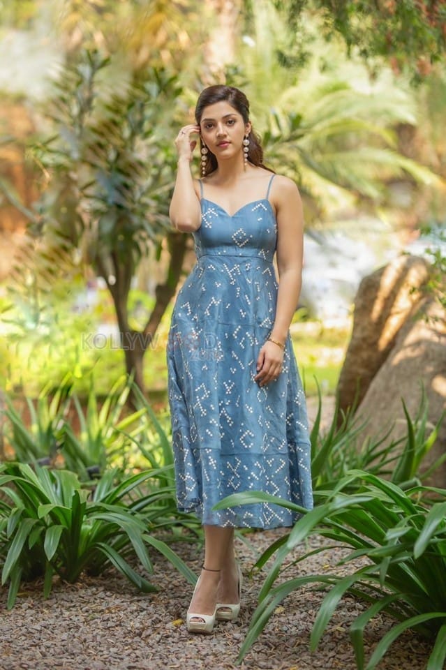 Pattas Heroine Mehrene Kaur Photos
