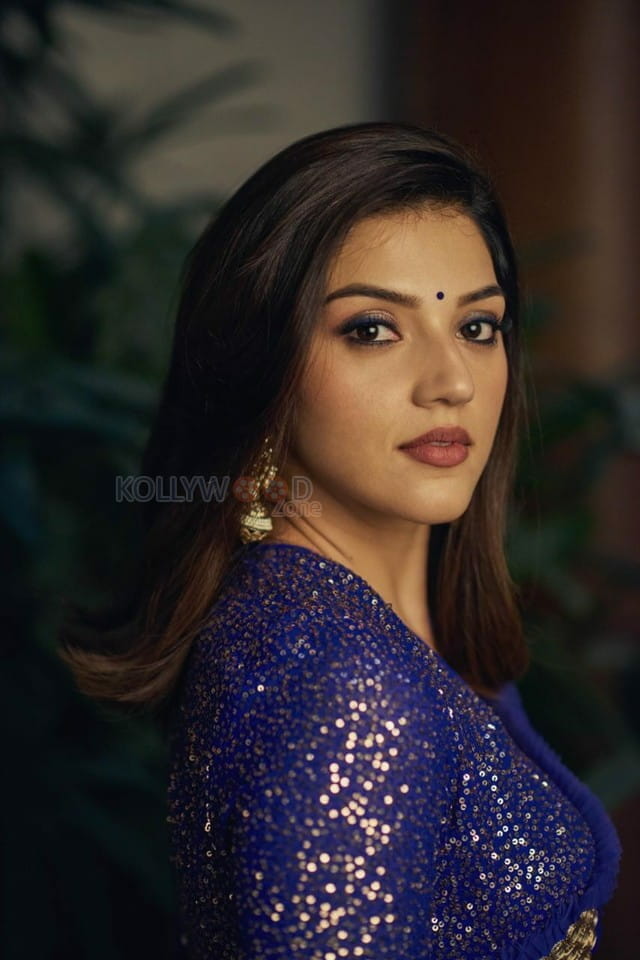 Pattas Heroine Mehrene Kaur Photos