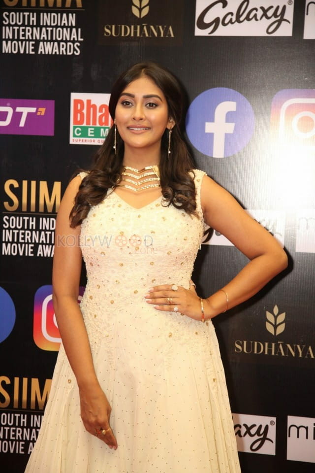 Pooja Jhaveri at SIIMA Awards 2021 Day 2 Photos 09