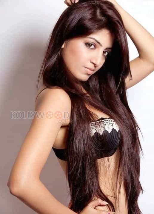 Poonam Kaur Hot Photos