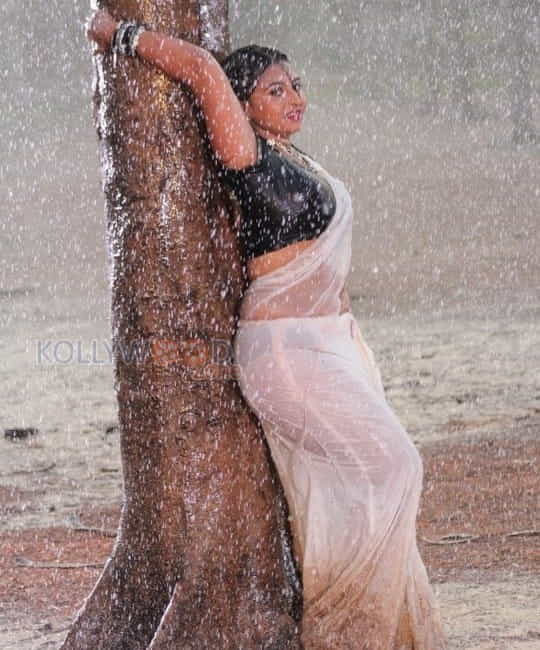 Samvrutha Sunil Hot Rain Photos