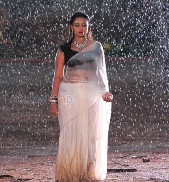 Samvrutha Sunil Hot Rain Photos