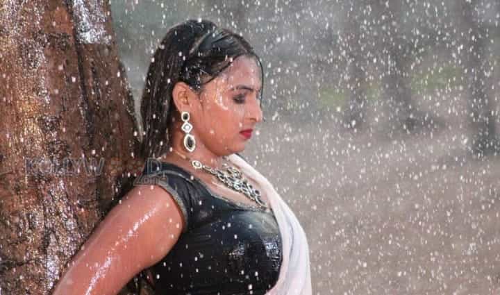 Samvrutha Sunil Hot Rain Photos