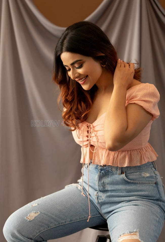 Savaari Heroine Priyanka Sharma Latest Photoshoot Pictures
