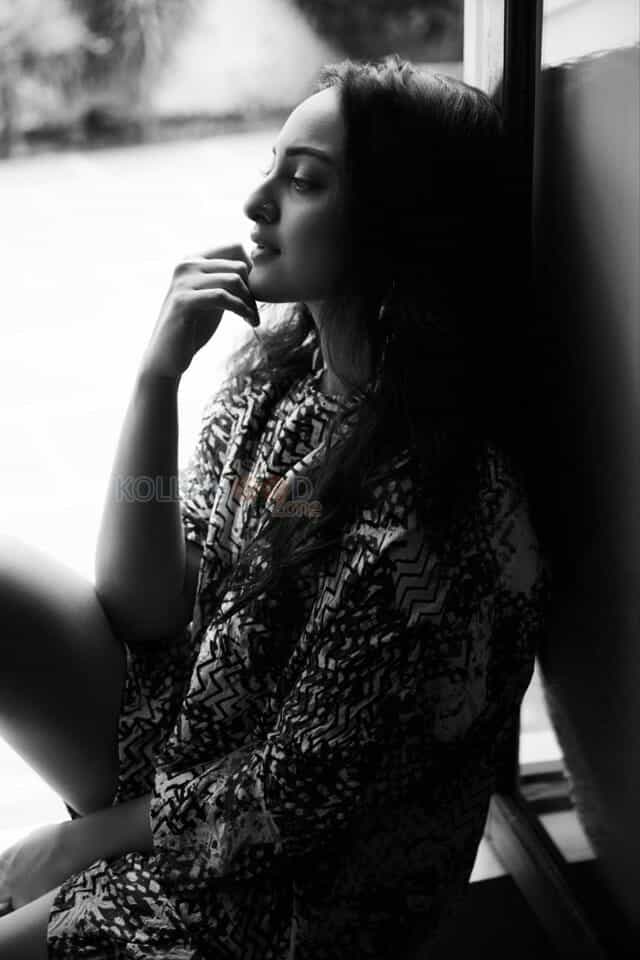 Sonakshi Sinha Black and White Photo 01