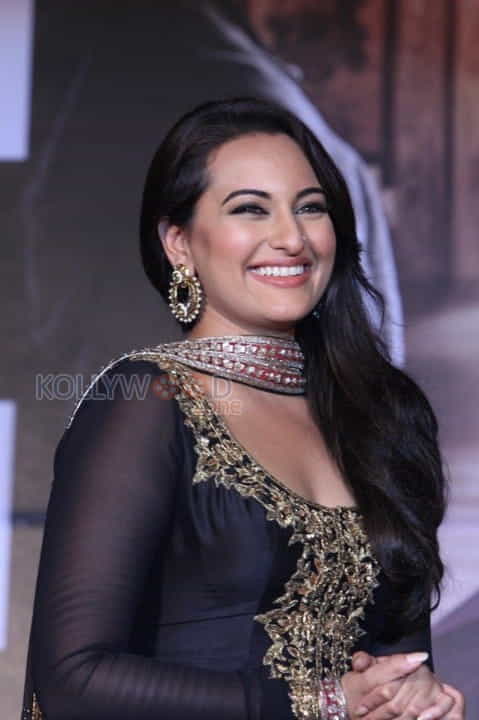 Sonakshi Sinha Hot Pictures