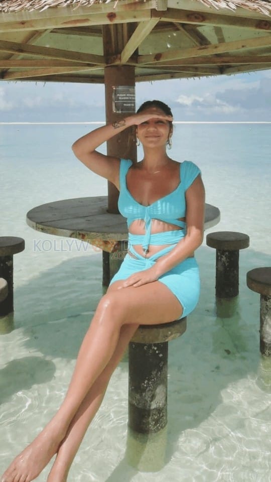 Stunning Radhika Seth in a Blue Beach Bikini Photos 01