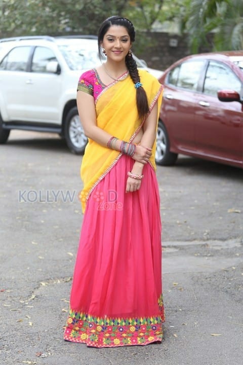 Telugu Actress Mehrene Kaur Photos