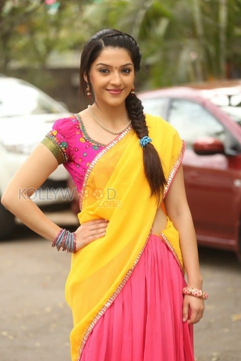 Telugu Actress Mehrene Kaur Photos
