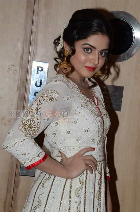 Telugu Actress Wamiqa Gabbi New Photos