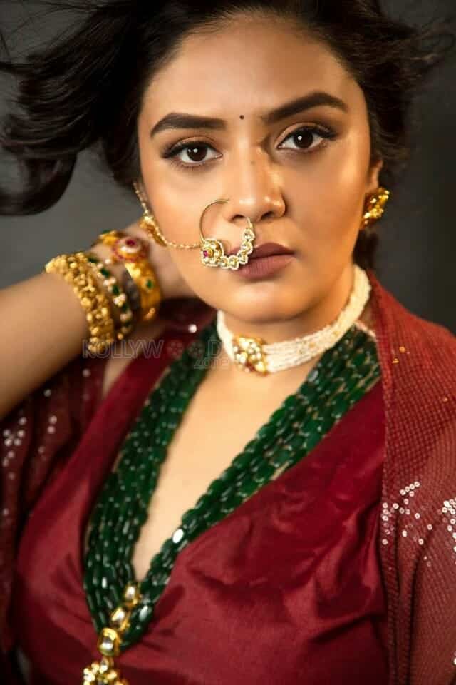 Telugu Anchor Sreemukhi Diwali Photos 06